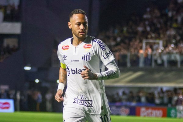 内马尔：还在坚守  是因为我真的爱古代足球    ，会踢到身体无法撑持  为止