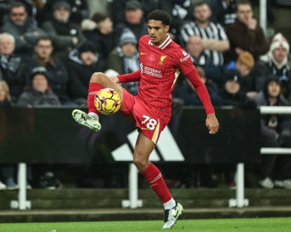 记者：宽萨将在下周一接受勒沃库森体检，转会费总额超4000万欧