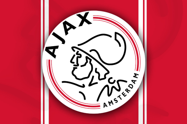 无情！阿贾克斯总监在社媒群聊通知7人被放弃，还收回了停车位