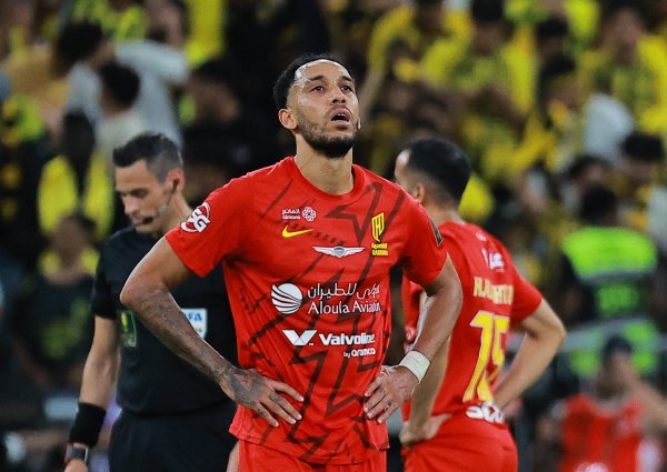 记者：奥巴梅扬手握多份邀约，考虑重回马赛