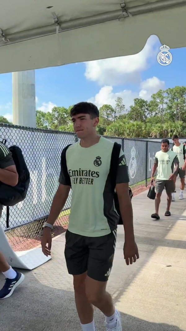 皇马晒归队练习  视频：主帅阿隆索带头