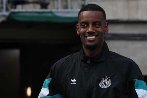 真假？绿帽哥再爆料：利物浦1.25亿镑报价伊萨克，纽卡尚未拒绝