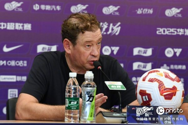 斯卢茨基：攻击  创造了不少机会但都没把握住，后续一切皆有可能