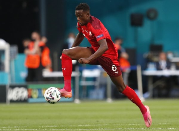 记者：尽管吉达国民对扎卡里亚感兴趣，但球员将留在摩纳哥