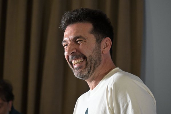 布冯：出国射门对莱奥尼有好处，如今意甲职业联赛  不再是球员的终点线站