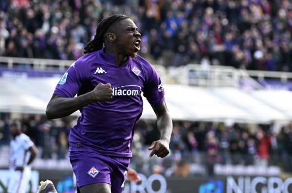 小基恩在欧战被禁赛2场，被拽头发后肘击对手&未被认定为暴力行为