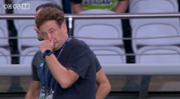 求心理阴影面积！申花连续三轮最后时刻丢球，斯卢茨基无语了