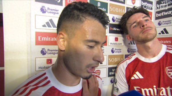 错哥, 我们马了! 小马丁: 只要来3次前插跑位, 至少能成功1次