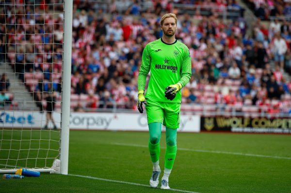 爱来自安菲尔德！战曼联亨德森送出长传助功  ，凯莱赫扑点