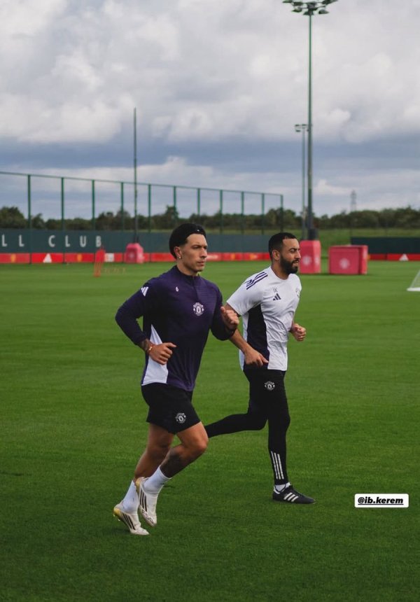 利马复出再次延期, 最早11月才回归! 曝其若再伤曼联或签一人替代