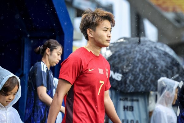 王霜：如果能在偶像C罗射门的国家获奖，那对我来说非常开心