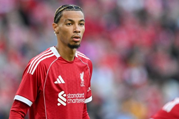 TA：为适应英超强度，埃基蒂克花在健身运动练习      房的时间比在德国时多很多