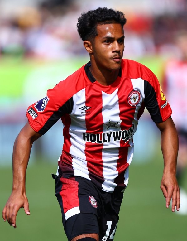 记者：利兹联不太可能在冬窗签下布伦特福德攻击手法比奥-卡瓦略