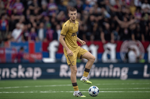 沃顿: 格拉斯纳能针对任何球队;用任意球很正常, 因地制宜