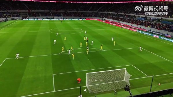 摩洛哥今晨的赛事  中，无人机在空中待命，得分  后入场捕捉庆祝场面